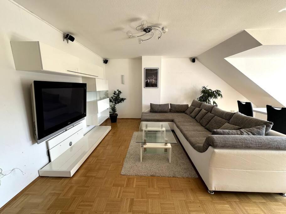 2-Zimmer-Wohnung Mit Balkon & Guter Anbindung In Aschaffenburg Appartement *