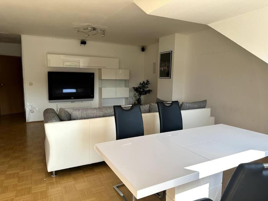 2-Zimmer-Wohnung Mit Balkon & Guter Anbindung In Aschaffenburg *